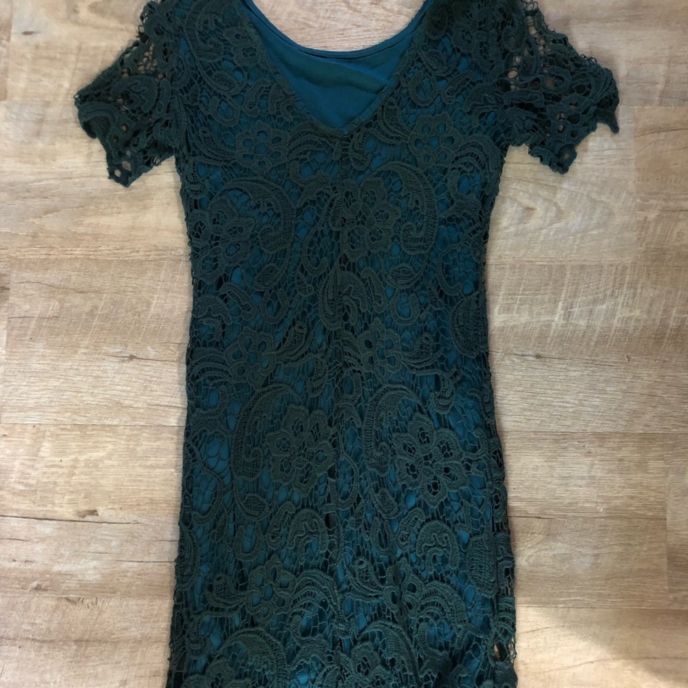 Long over the knee lace forever 21 dress